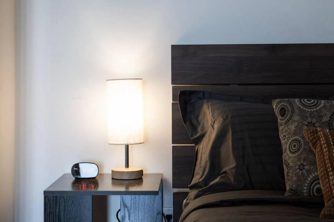 South Riverdale Suite With High Speed Wifi And Balcony Τορόντο Σπίτι διακοπών