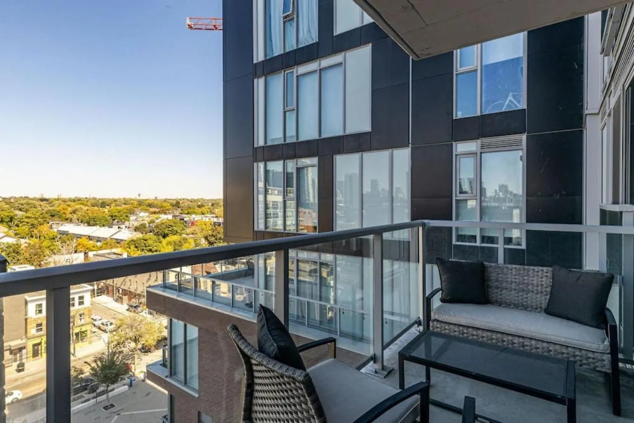 South Riverdale Suite With High Speed Wifi And Balcony Τορόντο