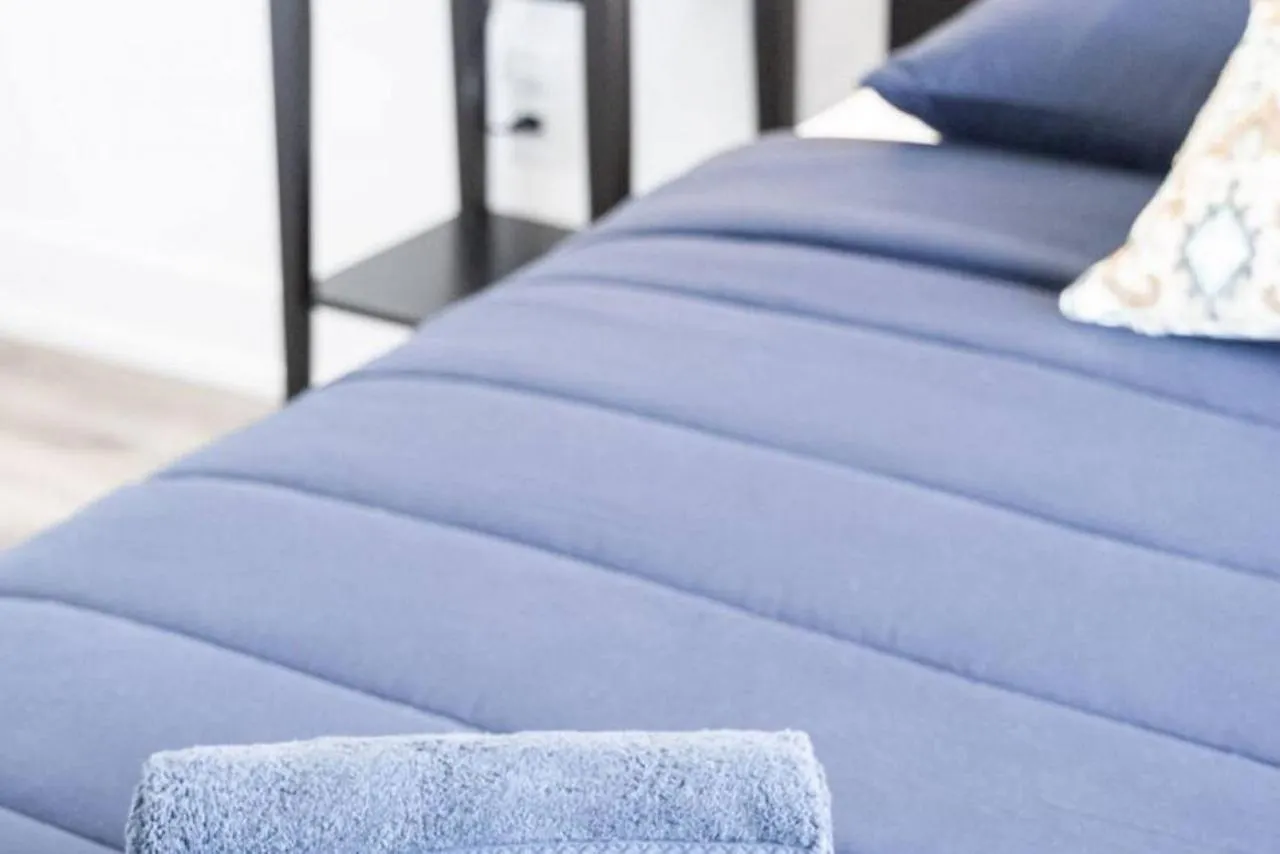 South Riverdale Suite With High Speed Wifi And Balcony Τορόντο 0*,  Καναδάς